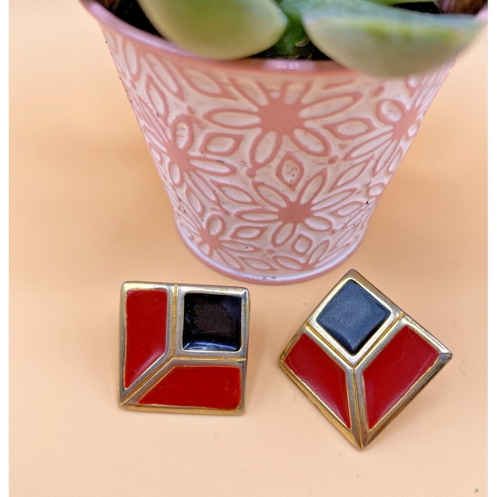 Vintage Estate Napier Black Red Enamel Gold Tone Geometric Clip On Earrings